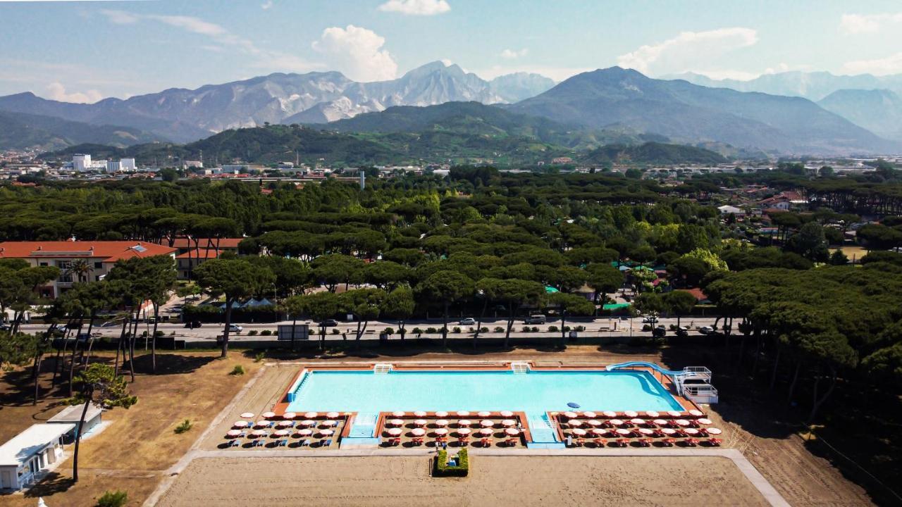 Villaggio Torre Marina Marina di Massa Dış mekan fotoğraf