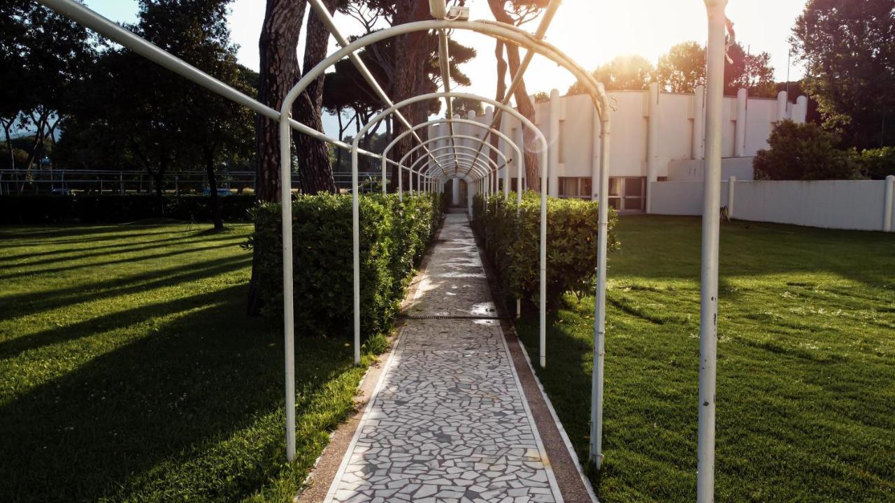Villaggio Torre Marina Marina di Massa Dış mekan fotoğraf