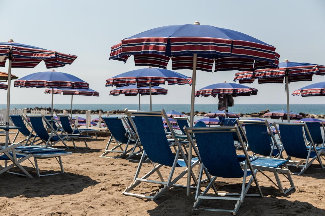 Villaggio Torre Marina Marina di Massa Dış mekan fotoğraf