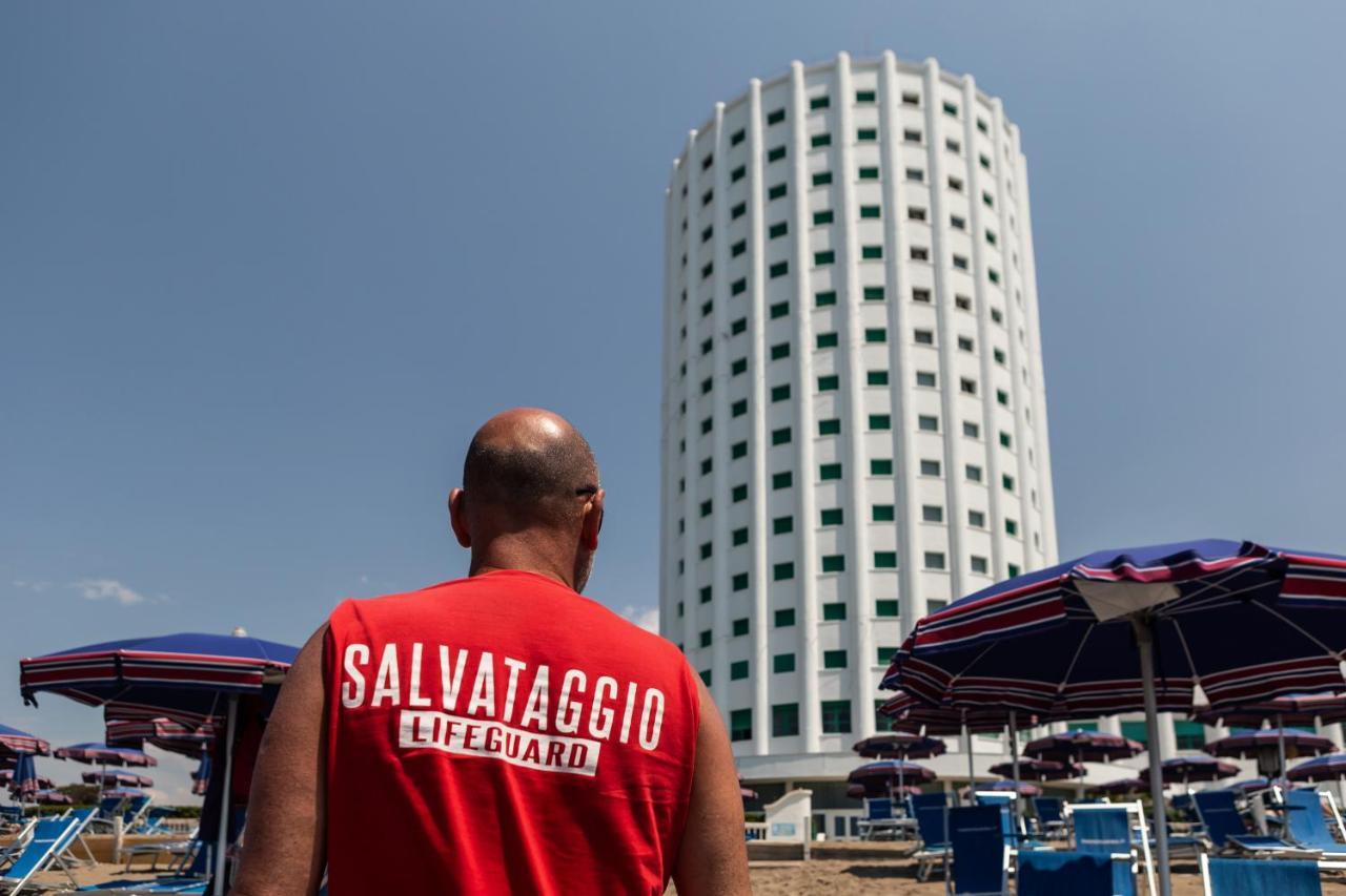 Villaggio Torre Marina Marina di Massa Dış mekan fotoğraf