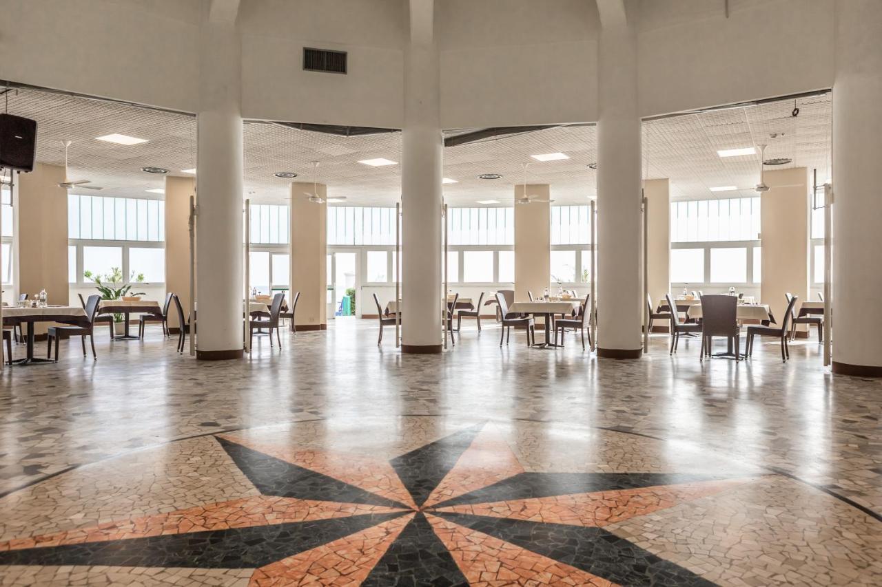 Villaggio Torre Marina Marina di Massa Dış mekan fotoğraf